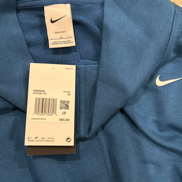 Nike Women’s Size 3X Loose Fit Funnel Neck Pullover NWT - Picture 3 of 5